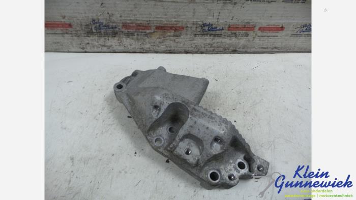 Used Engine mount Opel Movano Price € 30,00 Margin scheme offered by Klein Gunnewiek Autodemontage & Motorentechniek
