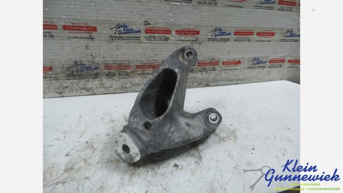 Usagé Support moteur Audi A4 Prix € 15,00 Règlement à la marge proposé par Klein Gunnewiek Autodemontage & Motorentechniek