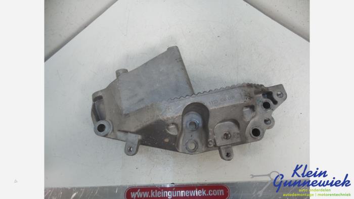 Used Engine mount Opel Movano Price € 35,00 Margin scheme offered by Klein Gunnewiek Autodemontage & Motorentechniek