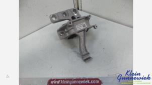Engine mount from a Volkswagen Golf 2019