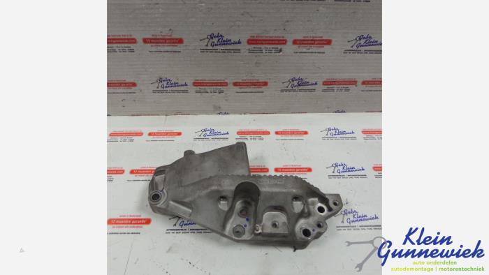 Used Engine mount Opel Movano Price € 15,00 Margin scheme offered by Klein Gunnewiek Autodemontage & Motorentechniek