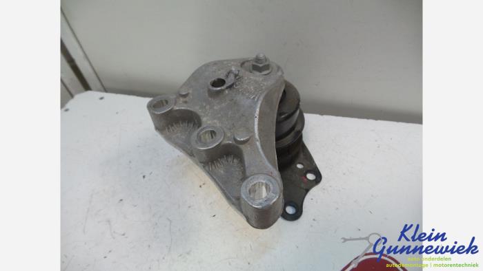 Used Engine mount Volkswagen Polo Price € 24,00 Margin scheme offered by Klein Gunnewiek Autodemontage & Motorentechniek