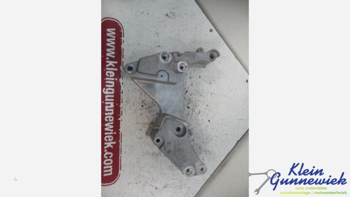 Used Engine mount Volkswagen Jetta Price € 20,00 Margin scheme offered by Klein Gunnewiek Autodemontage & Motorentechniek