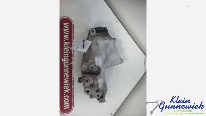 Used Engine mount Renault Master Price € 35,00 Margin scheme offered by Klein Gunnewiek Autodemontage & Motorentechniek