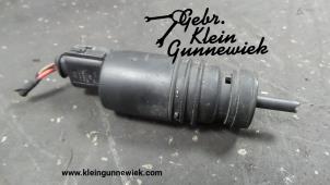 Gebrauchte Scheibensprüherpumpe vorne Volkswagen Phaeton Preis auf Anfrage angeboten von Gebr.Klein Gunnewiek Ho.BV