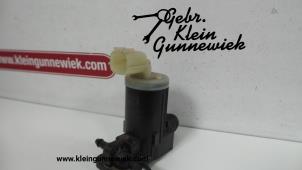 Używane Pompa spryskiwacza przód Nissan Leaf Cena na żądanie oferowane przez Gebr.Klein Gunnewiek Ho.BV