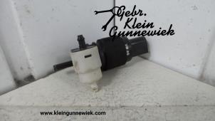 Used Windscreen washer pump Audi Q7 Price € 15,00 Margin scheme offered by Gebr.Klein Gunnewiek Ho.BV