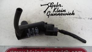 Usados Bomba de limpiaparabrisas delante Hyundai I40 Precio de solicitud ofrecido por Gebr.Klein Gunnewiek Ho.BV