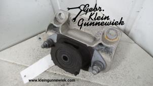 Używane Wspornik skrzyni biegów Renault Twingo Cena na żądanie oferowane przez Gebr.Klein Gunnewiek Ho.BV