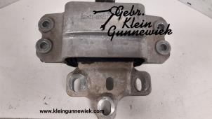 Używane Wspornik skrzyni biegów Volkswagen Passat Cena na żądanie oferowane przez Gebr.Klein Gunnewiek Ho.BV