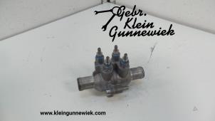 Gebrauchte Wasserrohr Renault Master Preis € 25,00 Margenregelung angeboten von Gebr.Klein Gunnewiek Ho.BV