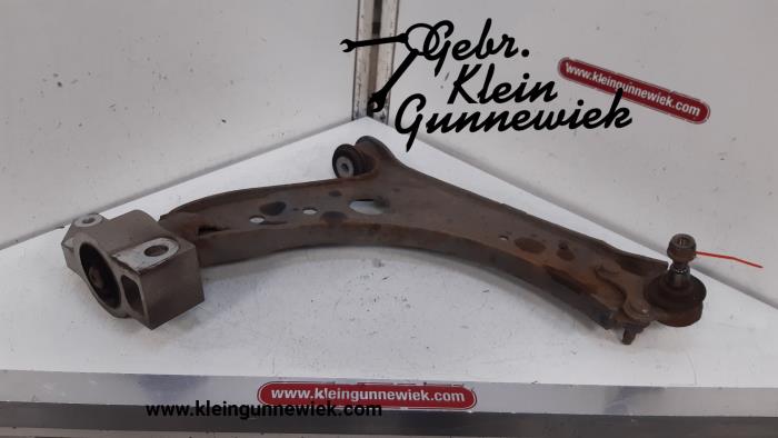 Front lower wishbone, right from a Seat Leon 2008