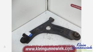 Gebrauchte Querlenker unten links vorne Peugeot 107 Preis € 30,00 Margenregelung angeboten von Klein Gunnewiek Autodemontage & Motorentechniek