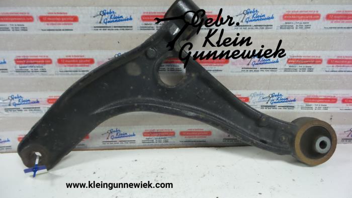 Front lower wishbone, left from a Renault Master 2012