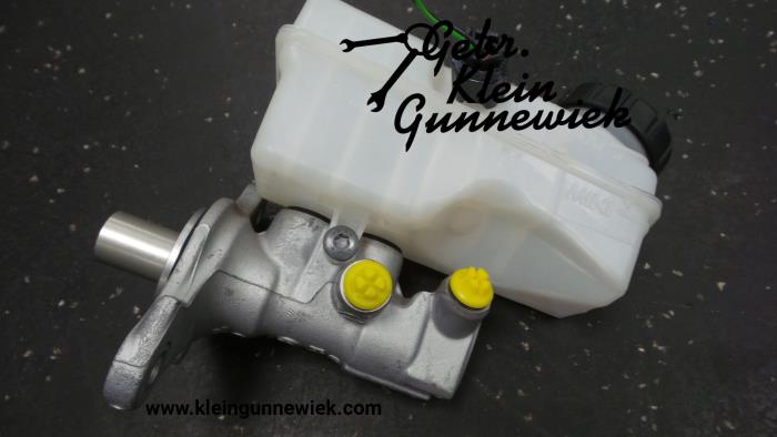 Master cylinder from a Renault Clio 2015