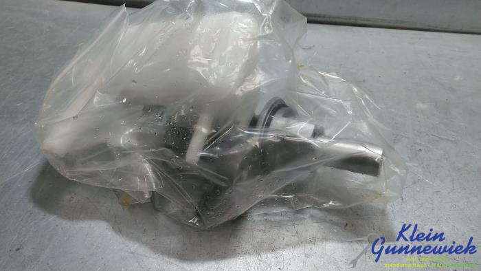 Used Master cylinder Ford Fiesta Price € 27,00 Margin scheme offered by Klein Gunnewiek Autodemontage & Motorentechniek
