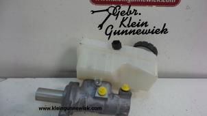Używane Glówny cylinder hamulcowy Dacia Dokker Cena na żądanie oferowane przez Gebr.Klein Gunnewiek Ho.BV