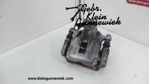 Used Rear brake calliper, right Opel Vivaro Price on request offered by Gebr.Klein Gunnewiek Ho.BV