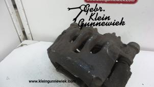 Used Front brake calliper, right Renault Master Price on request offered by Gebr.Klein Gunnewiek Ho.BV