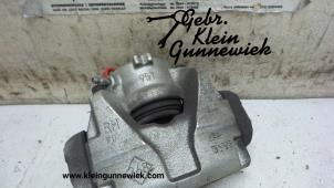 Usados Pinza de freno derecha delante Renault Megane Precio de solicitud ofrecido por Gebr.Klein Gunnewiek Ho.BV