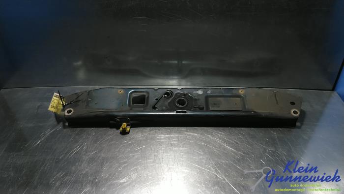 Używane Panel przedni Opel Zafira Cena € 17,00 Procedura marży oferowane przez Klein Gunnewiek Autodemontage & Motorentechniek