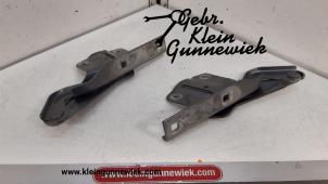 Usados Bisagra de capó Volkswagen Jetta Precio de solicitud ofrecido por Gebr.Klein Gunnewiek Ho.BV