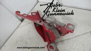 Gebrauchte Motorhaube Scharnier Citroen DS3 Preis auf Anfrage angeboten von Gebr.Klein Gunnewiek Ho.BV