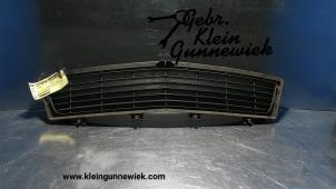 Usados Rejilla de parachoques Opel Tigra Precio de solicitud ofrecido por Gebr.Klein Gunnewiek Ho.BV