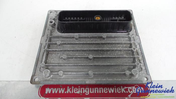 Used Injection computer Volvo C30 Price € 94,00 Margin scheme offered by Klein Gunnewiek Autodemontage & Motorentechniek