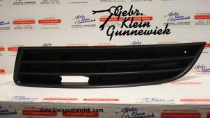 Używane Kratka zderzaka Volkswagen Passat Cena na żądanie oferowane przez Gebr.Klein Gunnewiek Ho.BV