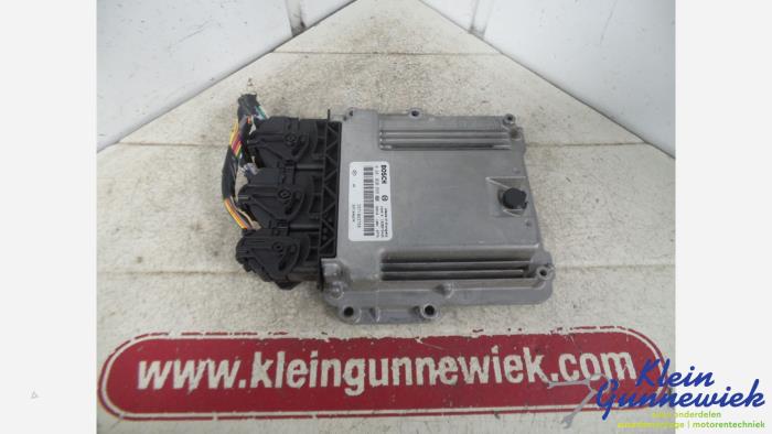 Used Injection computer Renault Clio Price € 51,00 Margin scheme offered by Klein Gunnewiek Autodemontage & Motorentechniek