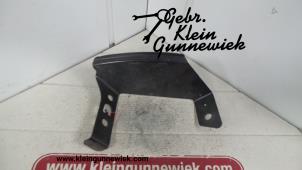 Used Front bumper bracket, right Renault Master Price on request offered by Gebr.Klein Gunnewiek Ho.BV