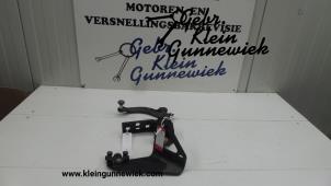 Gebrauchte Scharnier Tür rechts hinten Renault Trafic Preis auf Anfrage angeboten von Gebr.Klein Gunnewiek Ho.BV