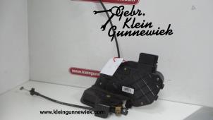 Usagé Serrure portière mécanique 4portes arrière droite Volvo S40/V40 Prix sur demande proposé par Gebr.Klein Gunnewiek Ho.BV
