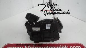Usagé Serrure portière mécanique 4portes arrière droite Volkswagen Tiguan Prix € 40,00 Règlement à la marge proposé par Gebr.Klein Gunnewiek Ho.BV