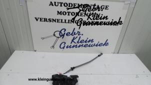 Usagé Serrure portière mécanique 4portes arrière droite Volkswagen Tiguan Prix € 40,00 Règlement à la marge proposé par Gebr.Klein Gunnewiek Ho.BV