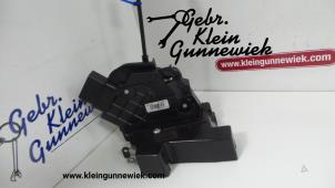 Used Door lock mechanism 2-door, left Volvo C30 Price on request offered by Gebr.Klein Gunnewiek Ho.BV