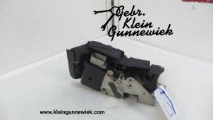 Gebrauchte Türschlossmechanik 4-türig links vorne BMW 5-Serie Preis auf Anfrage angeboten von Gebr.Klein Gunnewiek Ho.BV