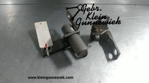 Used Front door hinge, right Ford Mondeo Price on request offered by Gebr.Klein Gunnewiek Ho.BV