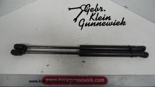 Usados Amortiguador de gas izquierda detrás Kia Picanto Precio de solicitud ofrecido por Gebr.Klein Gunnewiek Ho.BV