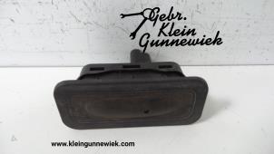 Używane Uchwyt tylnej klapy Renault Laguna Cena na żądanie oferowane przez Gebr.Klein Gunnewiek Ho.BV