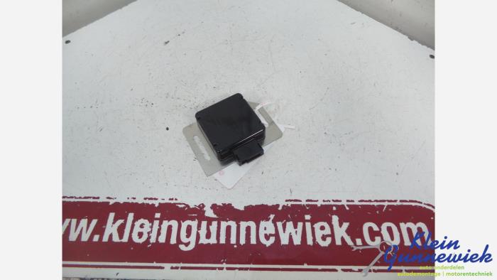 Używane Antena GPS Ford Galaxy Cena € 21,00 Procedura marży oferowane przez Klein Gunnewiek Autodemontage & Motorentechniek