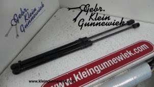 Usados Amortiguador de gas de capó izquierda Audi Q5 Precio de solicitud ofrecido por Gebr.Klein Gunnewiek Ho.BV