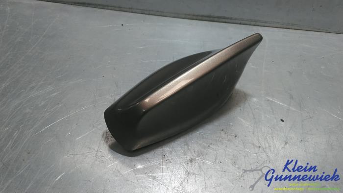 Używane Antena GPS Jaguar F-Pace Cena € 57,00 Procedura marży oferowane przez Klein Gunnewiek Autodemontage & Motorentechniek