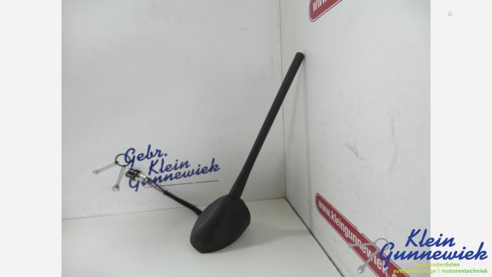 Używane Antena GPS Ford Fiesta Cena € 25,00 Procedura marży oferowane przez Klein Gunnewiek Autodemontage & Motorentechniek