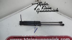 Used Bonnet gas strut, left Renault Trafic Price on request offered by Gebr.Klein Gunnewiek Ho.BV