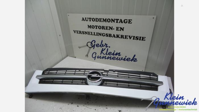 Używane Grill Opel Movano Cena € 26,00 Procedura marży oferowane przez Klein Gunnewiek Autodemontage & Motorentechniek