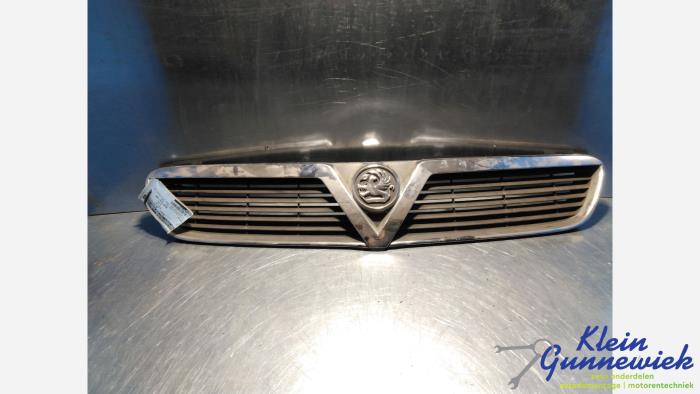 Używane Grill Opel Signum Cena € 15,00 Procedura marży oferowane przez Klein Gunnewiek Autodemontage & Motorentechniek