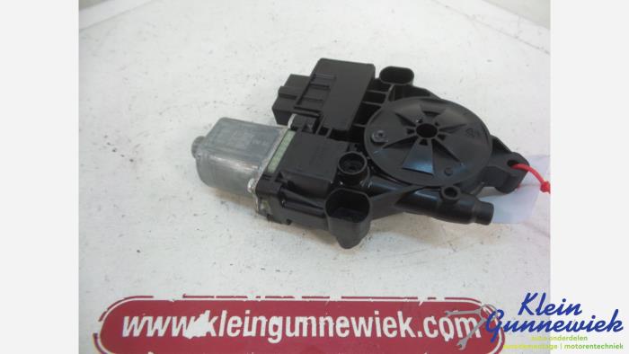 Usados Motor de ventanilla de puerta Skoda Karoq Precio € 20,00 Norma de margen ofrecido por Klein Gunnewiek Autodemontage & Motorentechniek