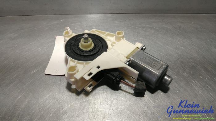 Usados Motor de ventanilla de puerta Renault Fluence Precio € 95,00 Norma de margen ofrecido por Klein Gunnewiek Autodemontage & Motorentechniek